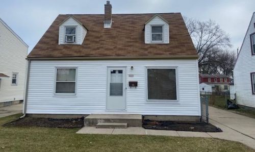 5550 55th St, Milwaukee, WI 53218-3212