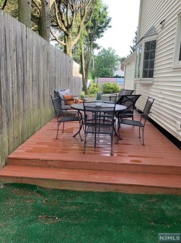 112 Knickerbocker Rd, Demarest NJ  07627-1026 exterior