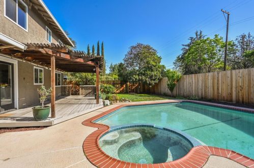 1185 Mardon Ct, Concord CA 94521-4744 exterior