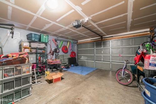 7646 Coleville St, Tucson AZ 85746-2512 exterior