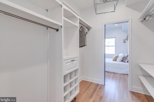 1009 Greenwich St, Philadelphia PA 19147-6409 exterior