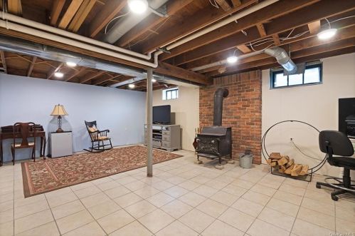 64 Phillips St, Middletown NY 10940-3303 exterior