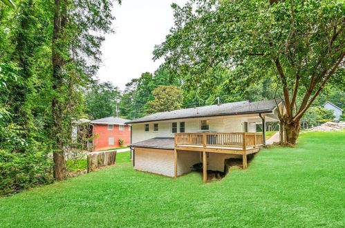 2074 Montrose Dr, Atlanta GA  30344-2355 exterior