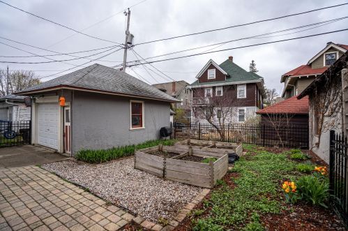 1817 48, Milwaukee WI 53208-1714 exterior