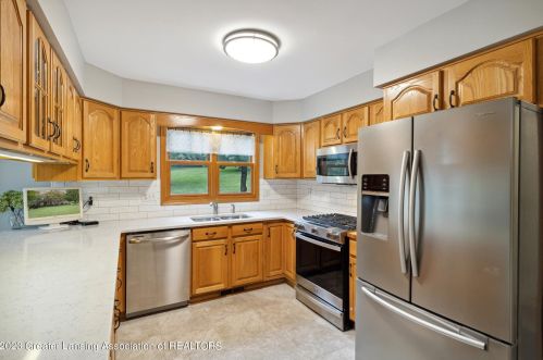 4406 Carmine Ct, Dewitt MI 48820-9183 exterior