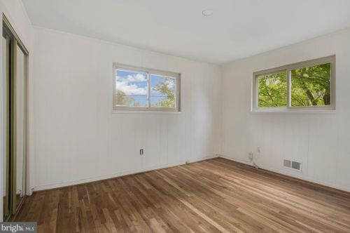 913 Caddington Ave, Silver Spring MD 20901-1048 exterior