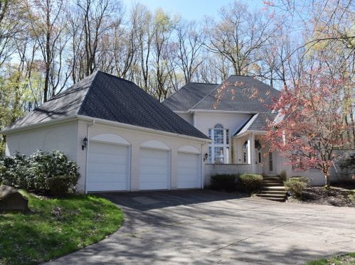 512 Jackson Park Dr, Meadville, PA 16335-1105