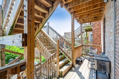 6409 Maryland Ave, Chicago IL  60637-3515 exterior