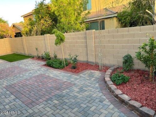 61 Hackberry Dr, Chandler AZ  85248-4009 exterior