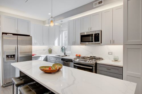 3923 Van Buren St, Chicago IL 60624-3145 exterior