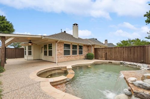 10703 Wild Oak Dr, Frisco TX 75035-8575 exterior