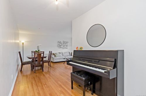 310 State Rd, Briarcliff, NY 10510-1422