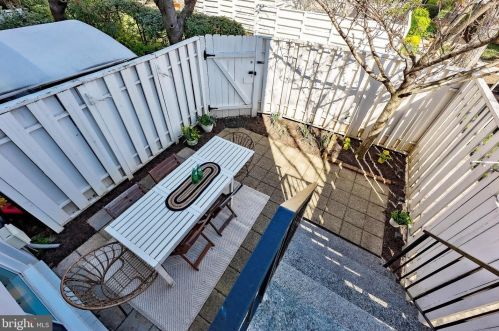 710 3 St, Washington DC 20001-2625 exterior