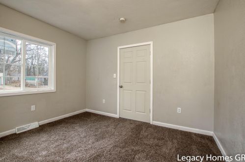 3125 6th St, Meskegon MI  49444-2844 exterior