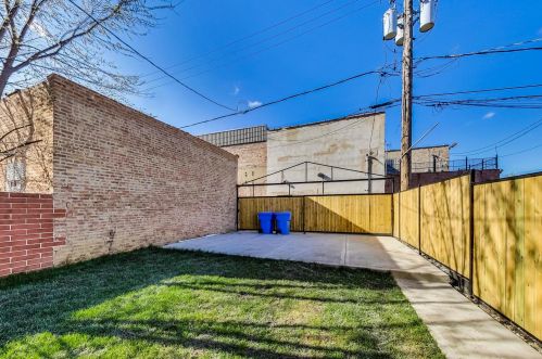 2718 Monroe St, Chicago IL 60624-2661 exterior