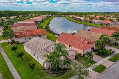 426 Springview Loop, Fort Pierce FL  34986-2663 exterior