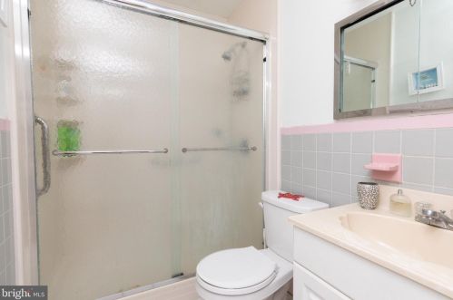 1110 Gregg St, Philadelphia PA 19115-4283 exterior