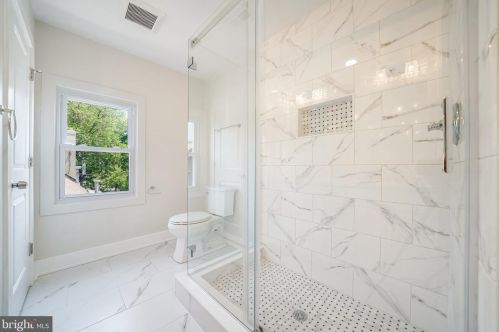 220 Ardmore Ave, Ardmore PA 19003-1201 exterior