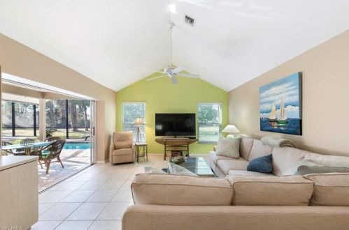 1815 Princess Ct, Naples FL 34110-1001 exterior