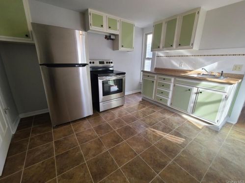 29 Hooker Ave, Poughkeepsie, NY 12601-4210