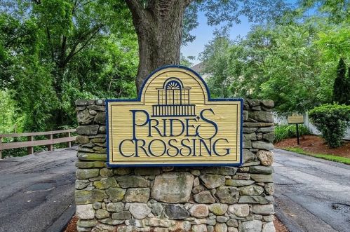 1 Riverview Blvd, Methuen MA  01844-6026 exterior