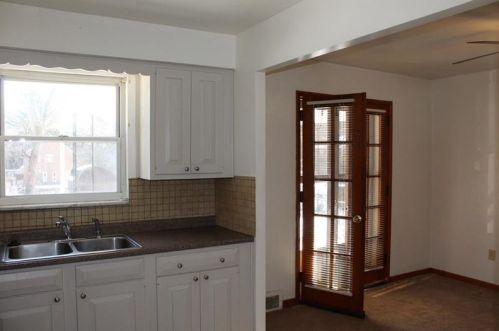 2023 Palm Ave, Pittsburgh PA 15235-1550 exterior