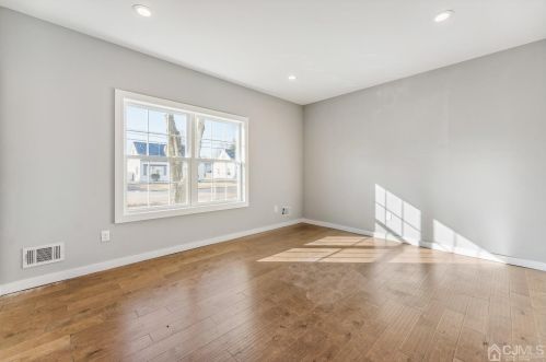 217 Loring Ave, Edison NJ  08817-3634 exterior