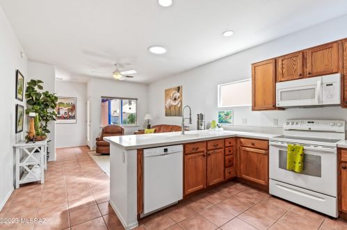 5245 Civano Blvd, Tucson AZ  85747-5744 exterior