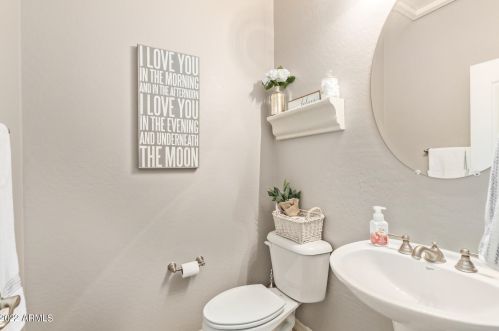 3174 Mead Dr, Chandler AZ 85248-5524 exterior