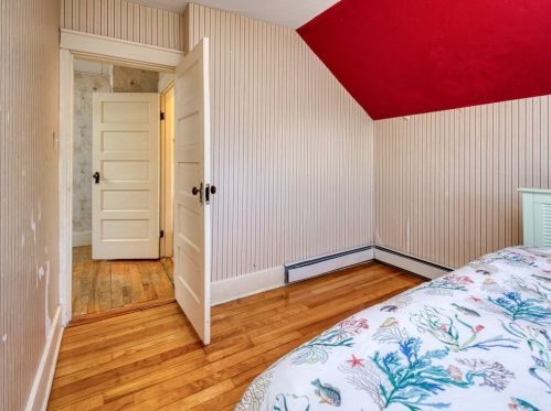 34 Mountain St, Worcester MA  01606-1412 exterior