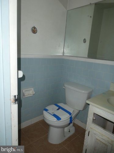 10408 New Hampshire Ave, Silver Spring MD 20905-3918 exterior