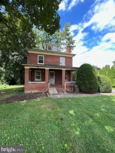 1553 New Holland Pike, Lancaster, PA 17601-5650