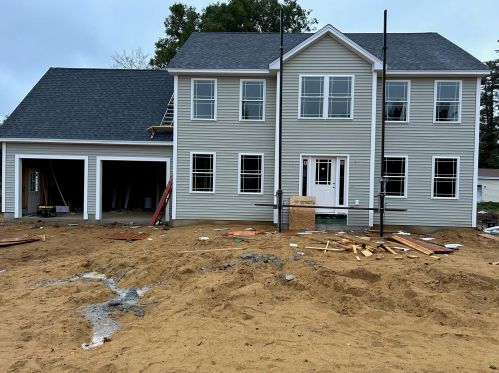 18 Woodbury Ln, Concord NH  03303-2621 exterior