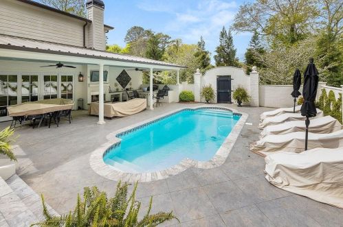 1647 Riverside Dr, Gainesville GA 30501-1837 exterior