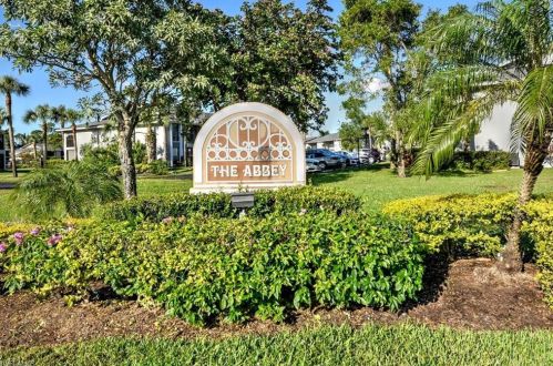 1232 Commonwealth Cir, Naples FL 34116-3631 exterior