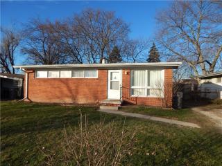 1612 Elmhurst Dr, Indianapolis IN  46219-2709 exterior