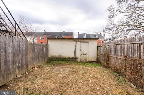 680 Columbia Ave, Lancaster PA 17603-3652 exterior