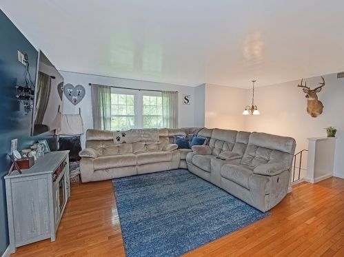 628 Carnival Dr, Pittsburgh PA  15239-2629 exterior