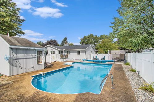 5163 Lewsinda Ave, Kalamazoo MI 49009-3823 exterior