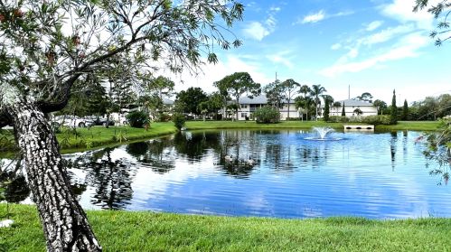 1532 Royal Green Cir, Fort Pierce FL 34952-7624 exterior