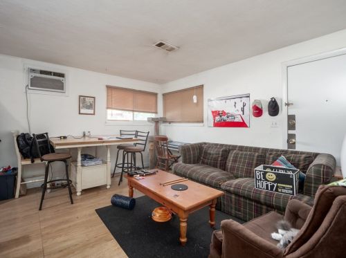 24 Holcombe St, Worcester MA 01604 exterior