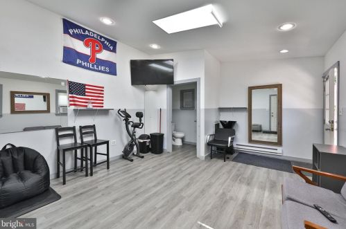 1524 Leithgow St, Philadelphia PA 19147-1514 exterior