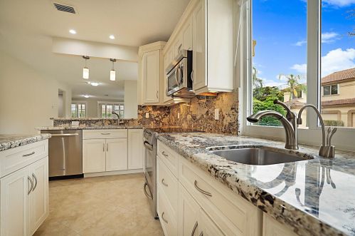 6819 Via Regina, Boca Raton FL 33433-3929 exterior