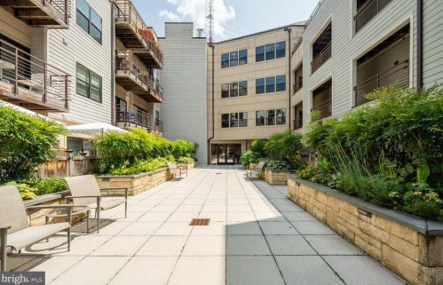 5201 Wisconsin Ave, Washington DC  20015-2111 exterior