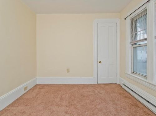 42 Bemis St, Chicopee MA 01013-2354 exterior