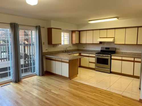 1110 Ainslie St, Chicago IL  60640-3602 exterior