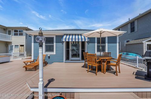 205 Hayes Ct, Lavallette NJ 08735-3110 exterior