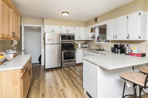 5228 E Ave, Kalamazoo, MI 49009-9006