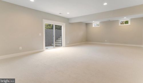 920 Darton Dr, Alexandria VA 22308-2021 exterior