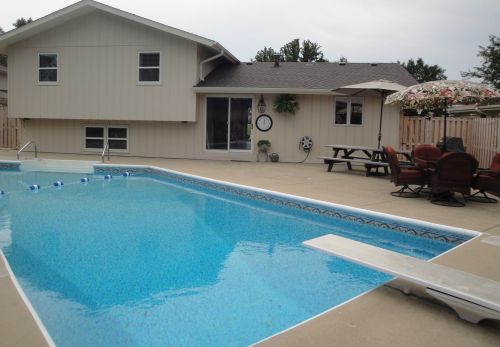 2115 Ingalls Ave, Joliet IL 60435-4058 exterior